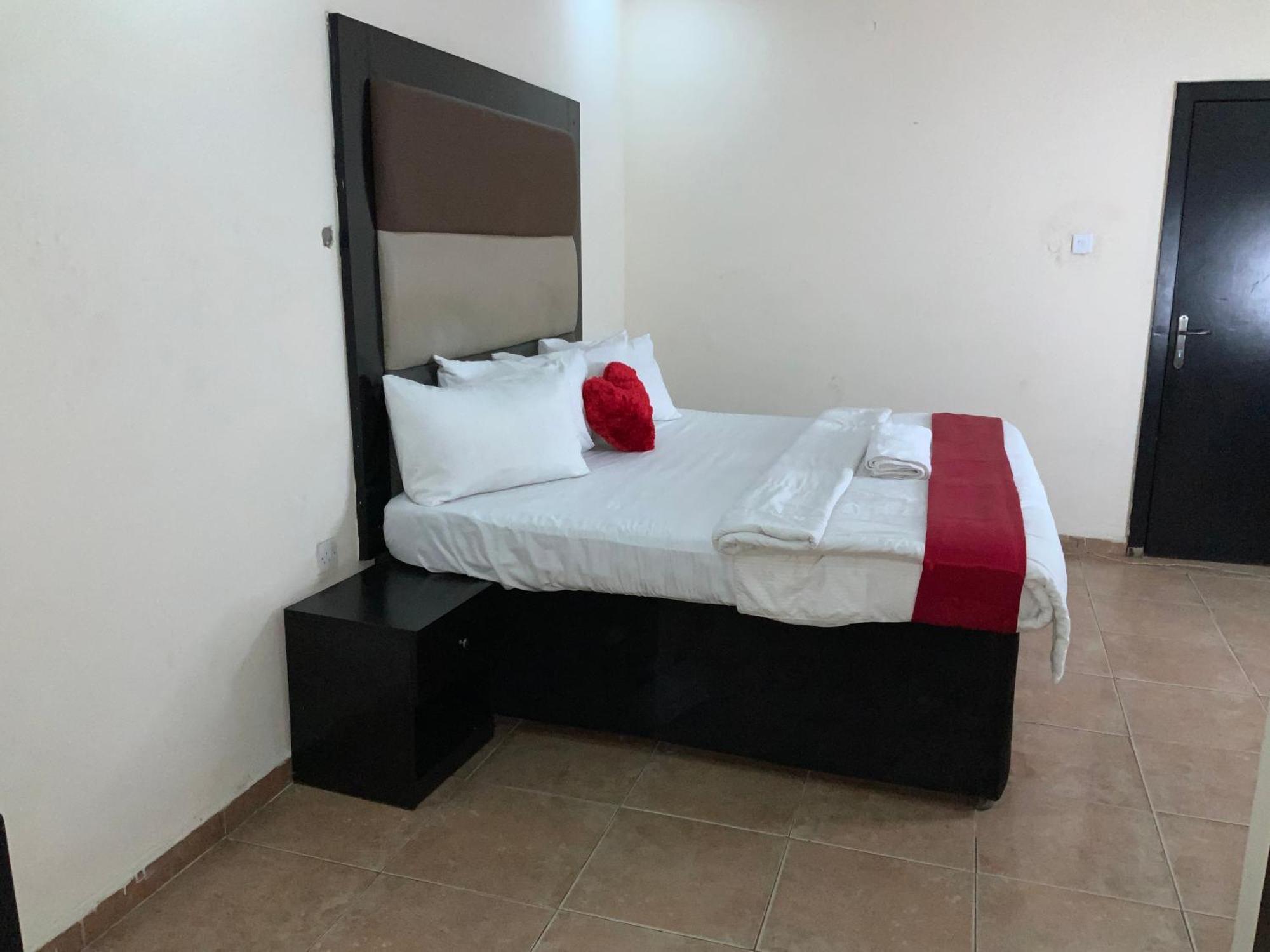Senators Suites And Towers Hotel Omole Εξωτερικό φωτογραφία