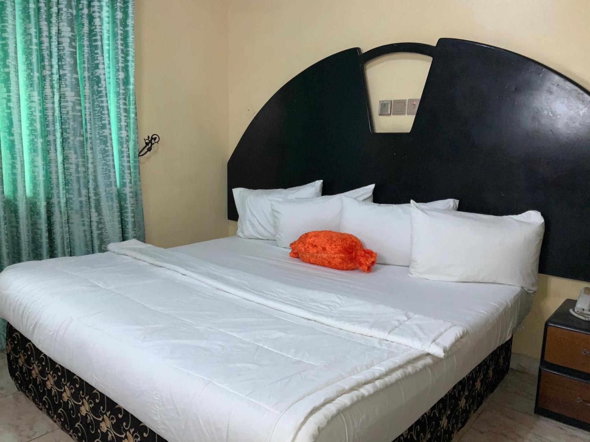 Senators Suites And Towers Hotel Omole Εξωτερικό φωτογραφία