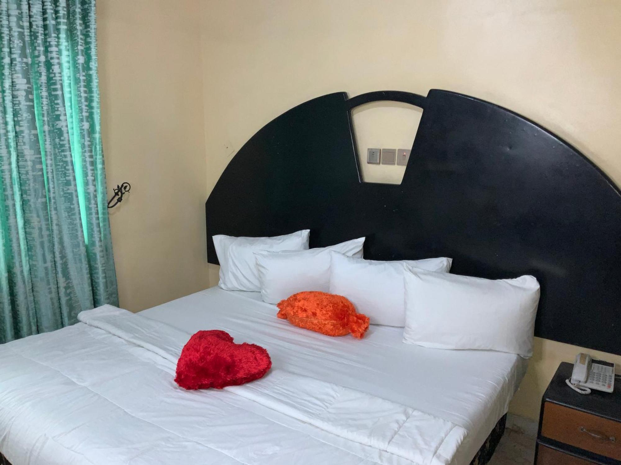 Senators Suites And Towers Hotel Omole Εξωτερικό φωτογραφία