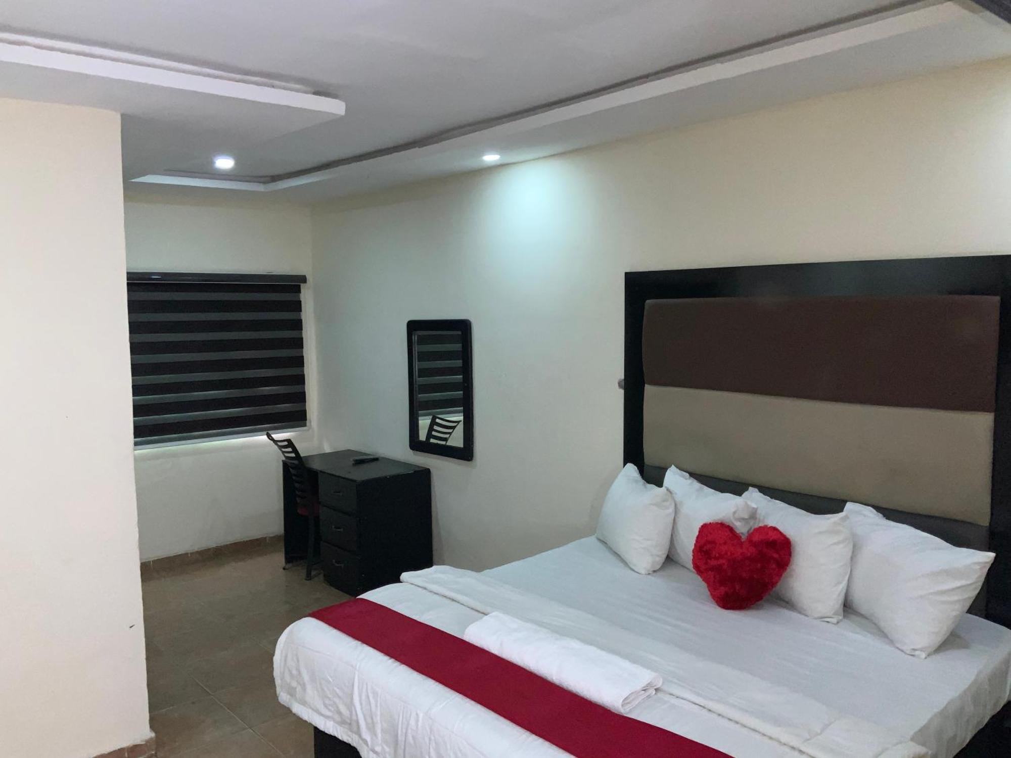 Senators Suites And Towers Hotel Omole Εξωτερικό φωτογραφία