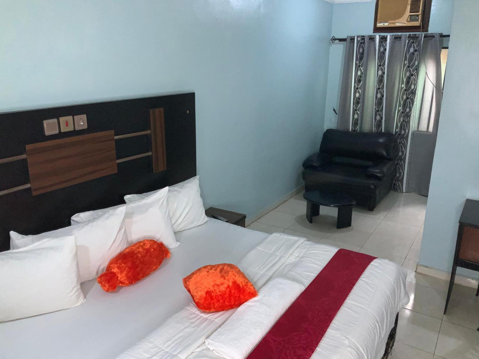 Senators Suites And Towers Hotel Omole Εξωτερικό φωτογραφία